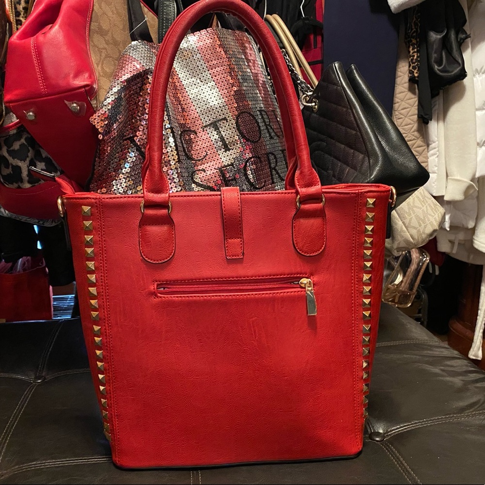Red shoulder bag with gold studs ๐ - Picture 2 of 8